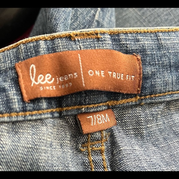 Lee - Picture 3 of 3